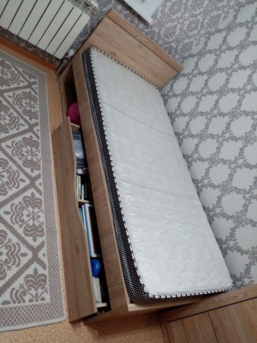 Продам кровать в хорошем состоянии.