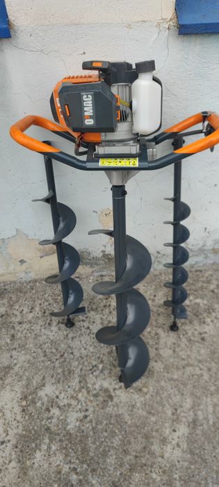 Închiriez motoburghiu O-MAC 2,8 cp,cu 3 burghie de 100,150 și 200