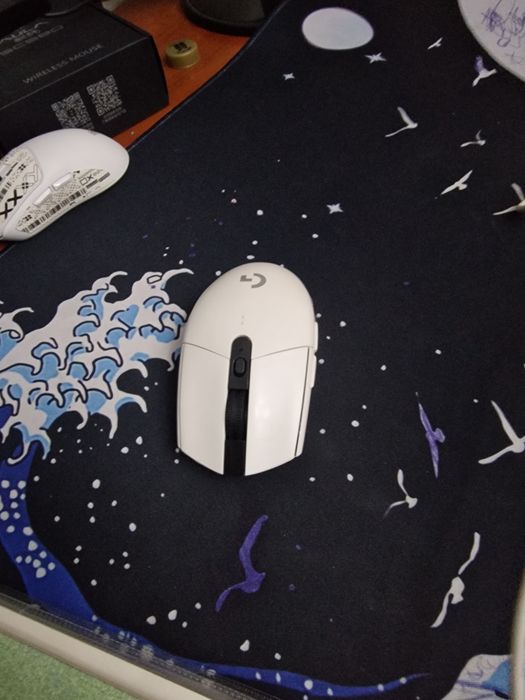 Logitech G304 мышка