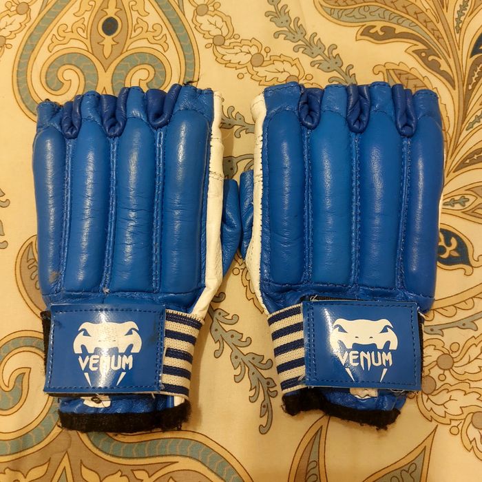 Продам перчатки веном