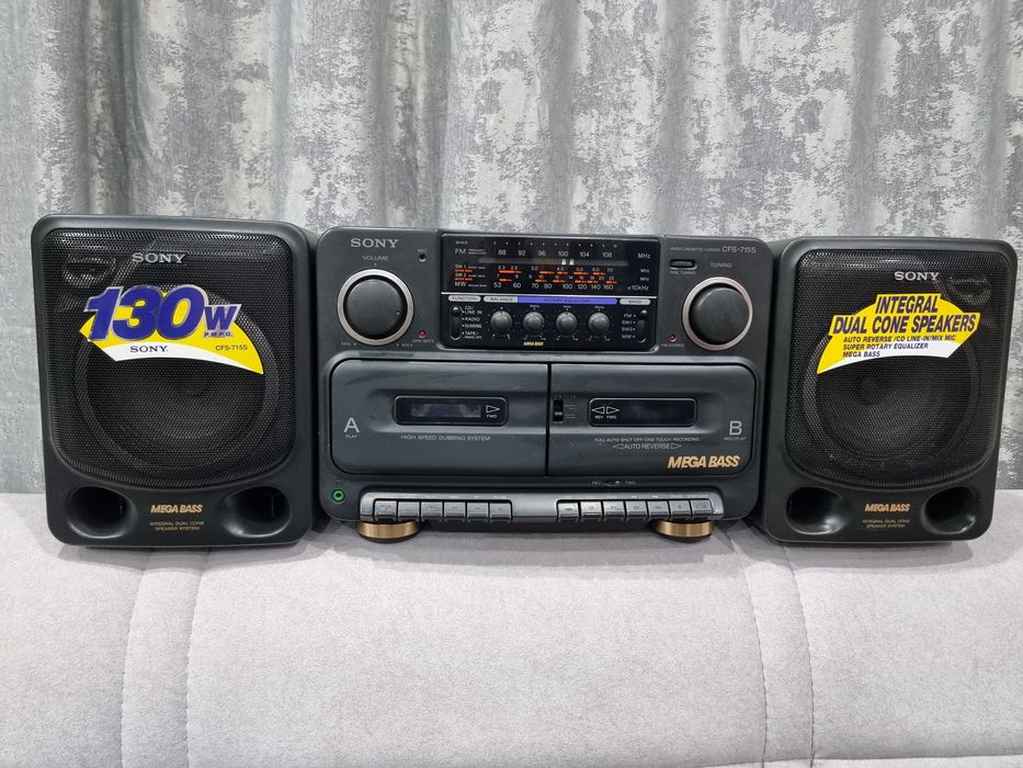 Магнитофон SONY CFS-715F