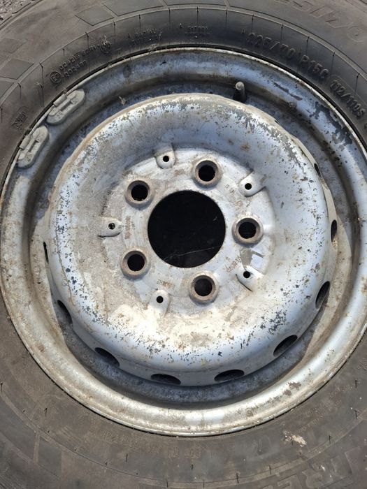 Vand roata rezerva mercedes sprinter are anvelopa 225 70 15 C pireli buna