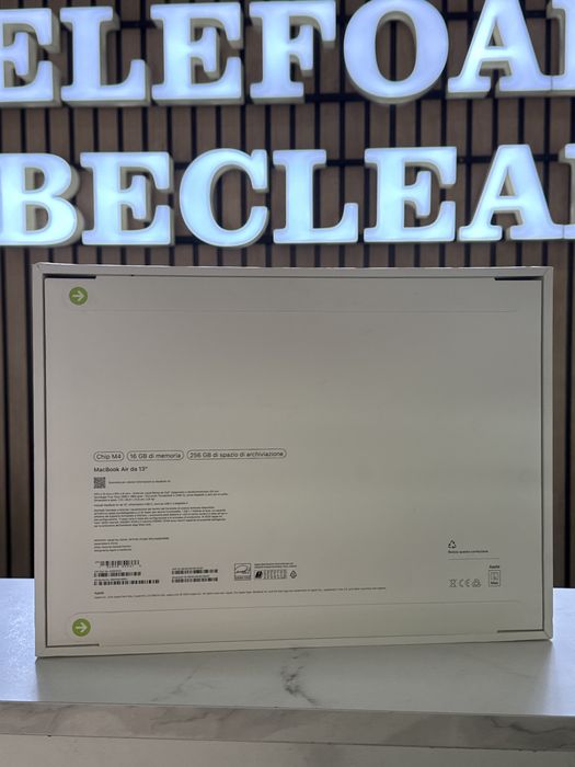 MacBook Air / 13-inch/ M4 / 256GB / 16GB RAM / SkyBlue / Sigilat