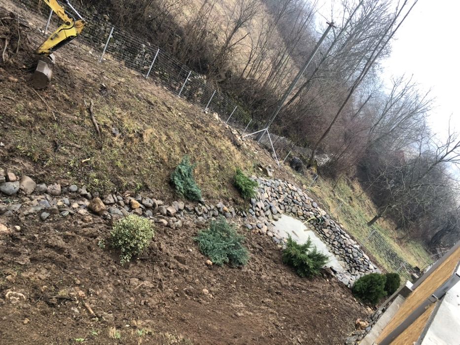 Teren suncuius cu proiect