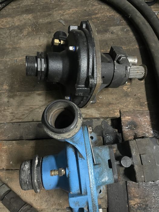 Насос на опрыскователь  HYPRO