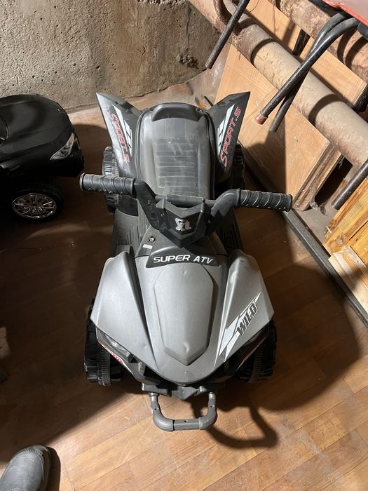 Электромотоцикл и детский велосипед