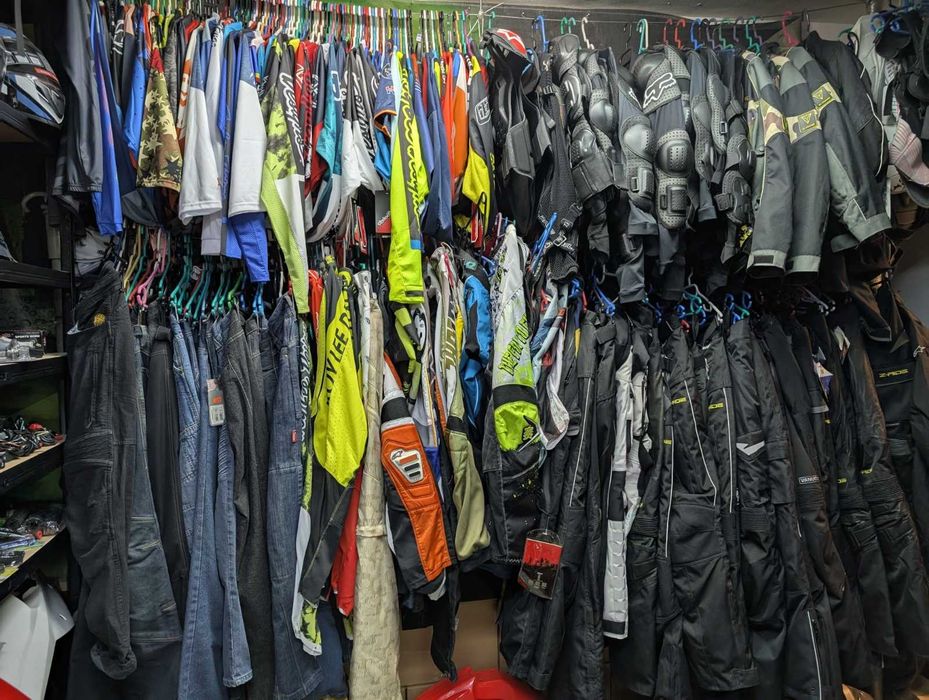 Мото екипировка нова,втора употреба и аксесоари за мотори.