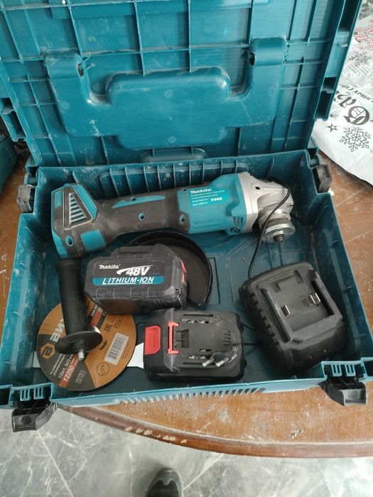 Продам болгарку на батарейках