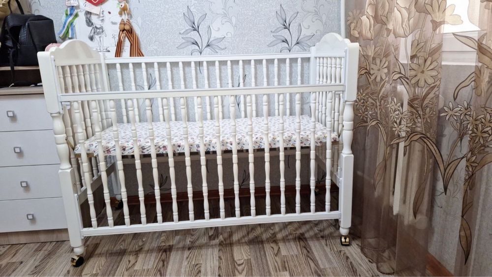 Детская кроватка