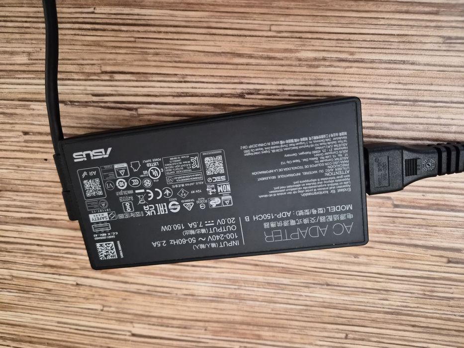 Ноутбук Asus V16 (можно играть в игры)
