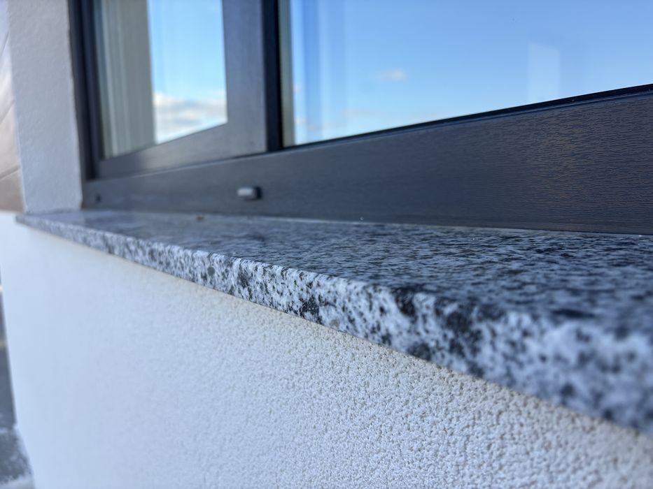 Casa noua cu PANOURI FOTOVOLTAICE, teren 553 mp, (utilitati complete)