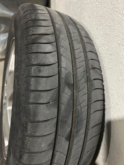 Гуми за кола с джанти