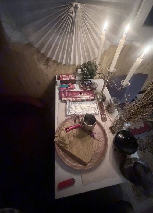 Отлив свинцом, воском, свечи,