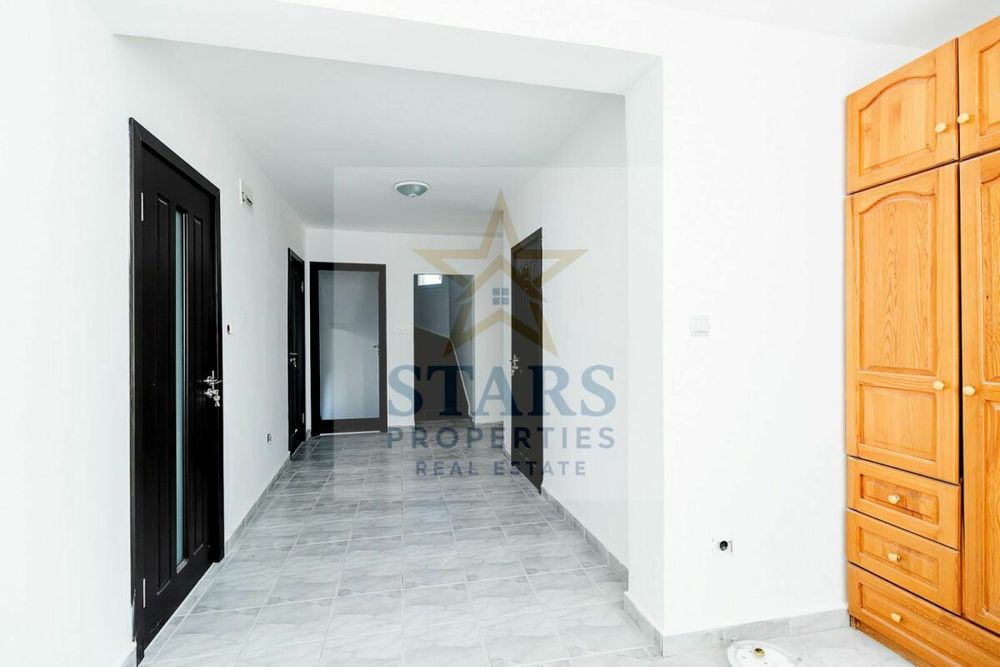 Продава се Къща в с. Орешак, Област Варна - 420 кв.м за 377 €/кв.м - Снимка #4