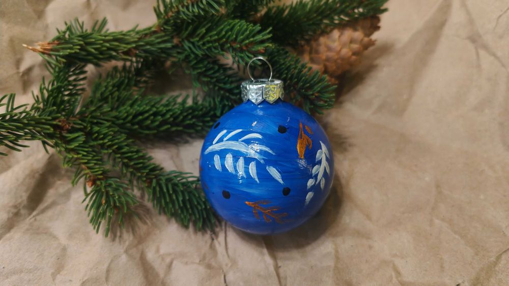 Коледни стъклени топки, ръчно рисувани