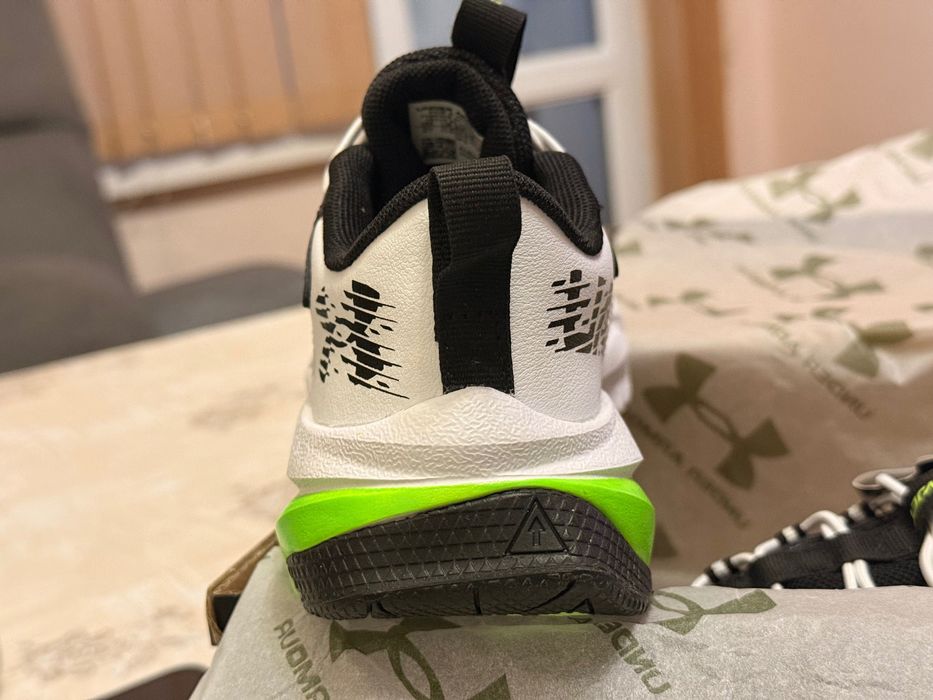 маратонки Under Armour