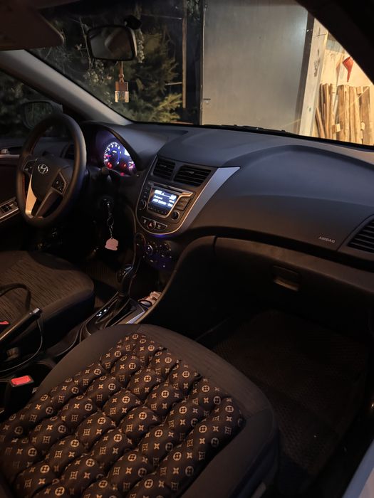 Автомобиль Hyundai Solaris