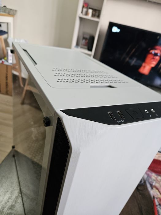 Геймърски компютър - intel i5/Rx5600XT/z390/16GB RAM