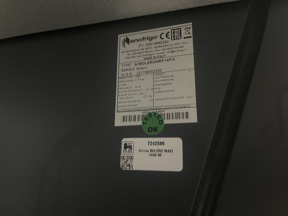 Vitrina frigorifica profesionala Enofrigo Bolero Maxi 1400 RF an 2022 in stare foarte buna