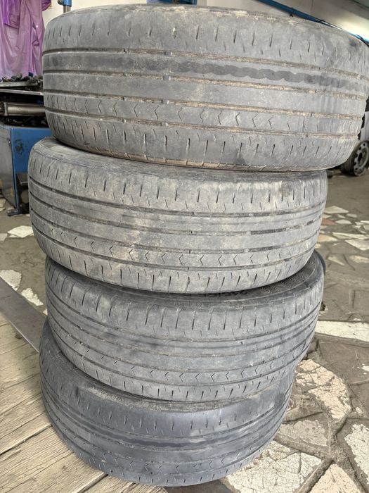 Продам резину 8 штук