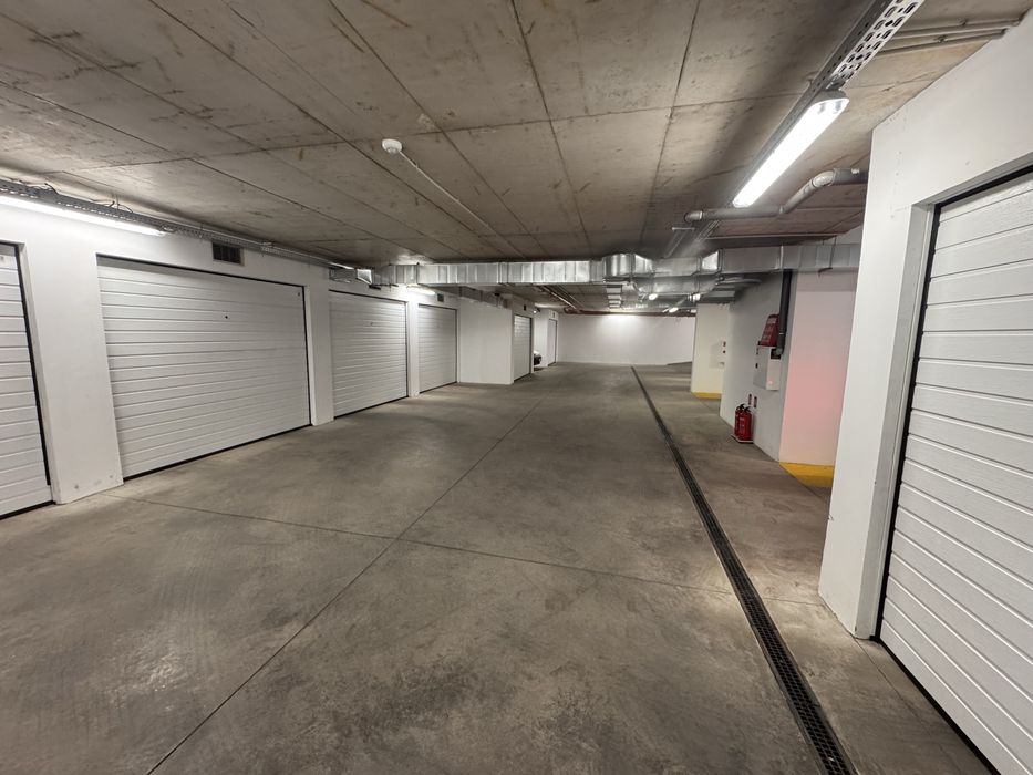 Дава се под наем Гараж / Паркомясто в София, Банишора - 30 кв.м за 204 € - Снимка #5