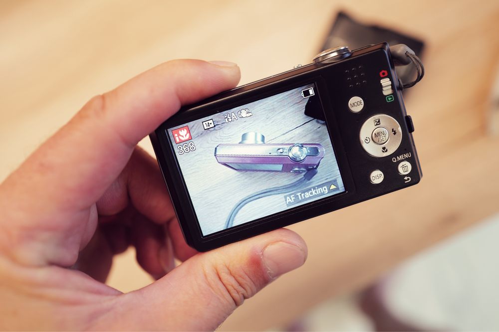 Aparat foto Panasonic Lumix 14 Mp Leica lens Black and Pink instagram
