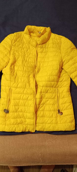 Пролетно жълто яке