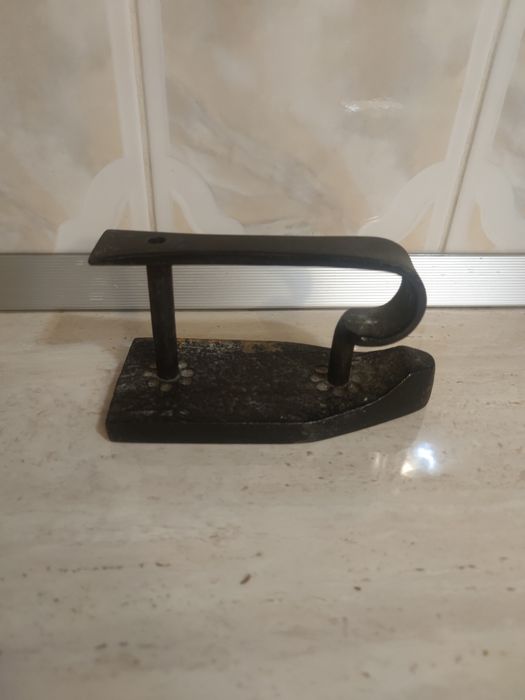 Fier de călcat antic din fontă – Piesă de colecție / Decor Vintage