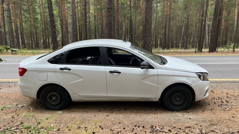 Легковой автомобиль