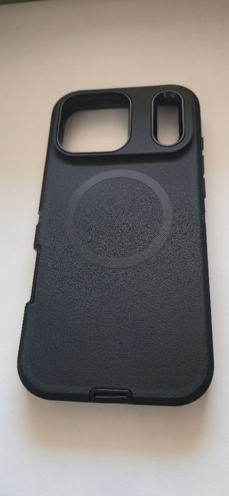 Vând husa I phone 17 pro max