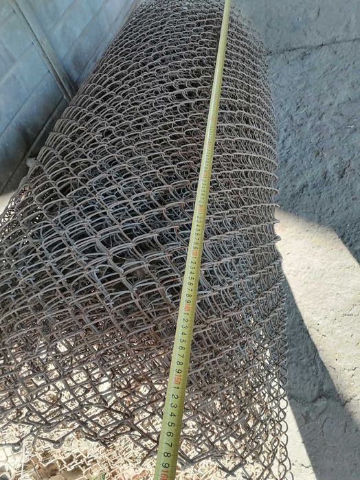 Plasa împletită de gard