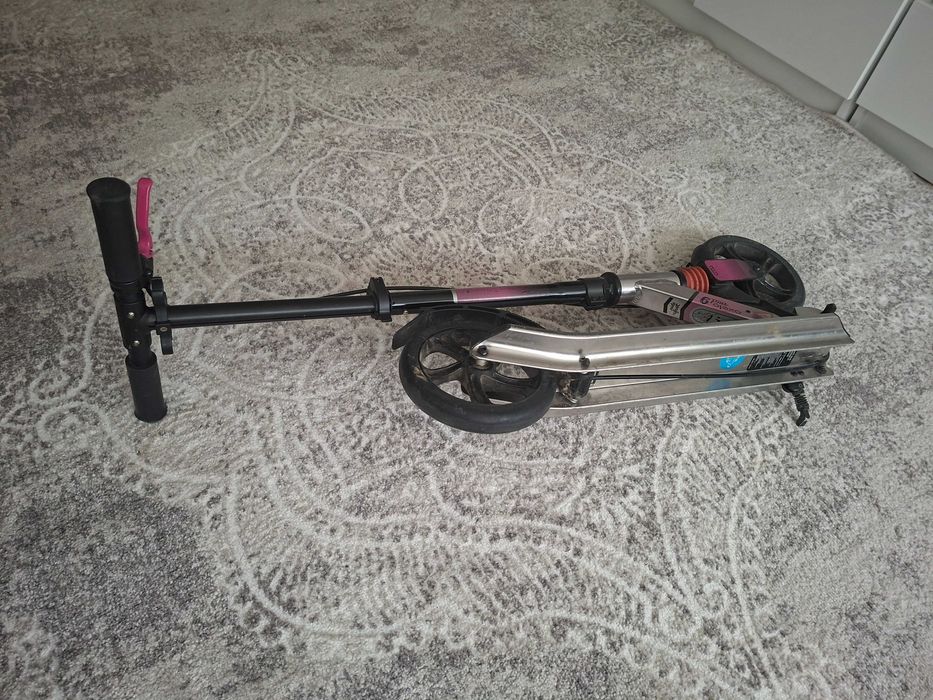 Trotineta copii ca noua