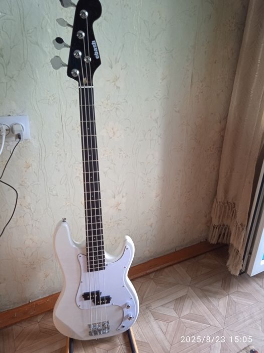 Бас гитара "EBASH"