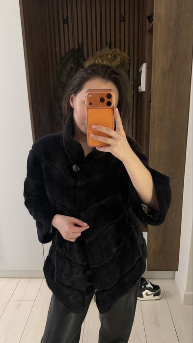 Продам норковую шубу автоледи