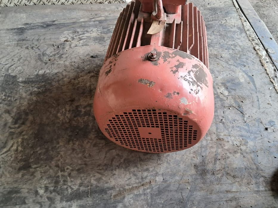 Продам асинхронные двигателя