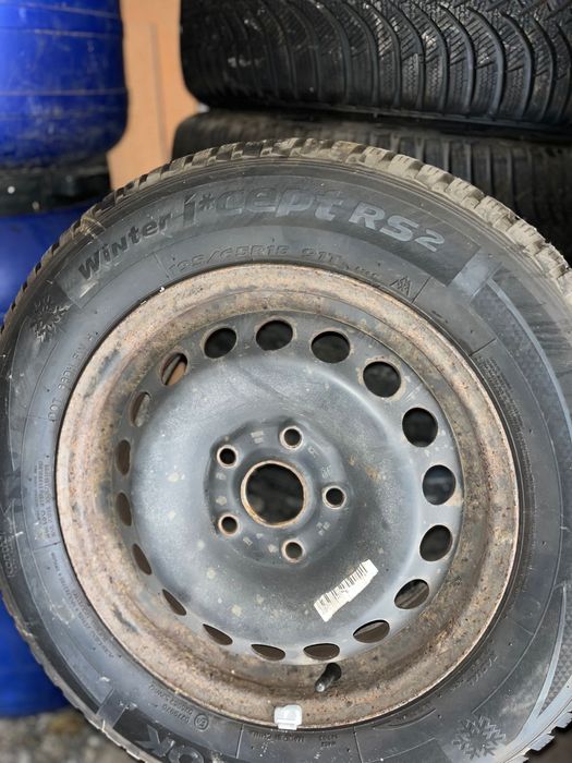 Set 4 roți de iarnă cauciucuri + jante 195/65R15