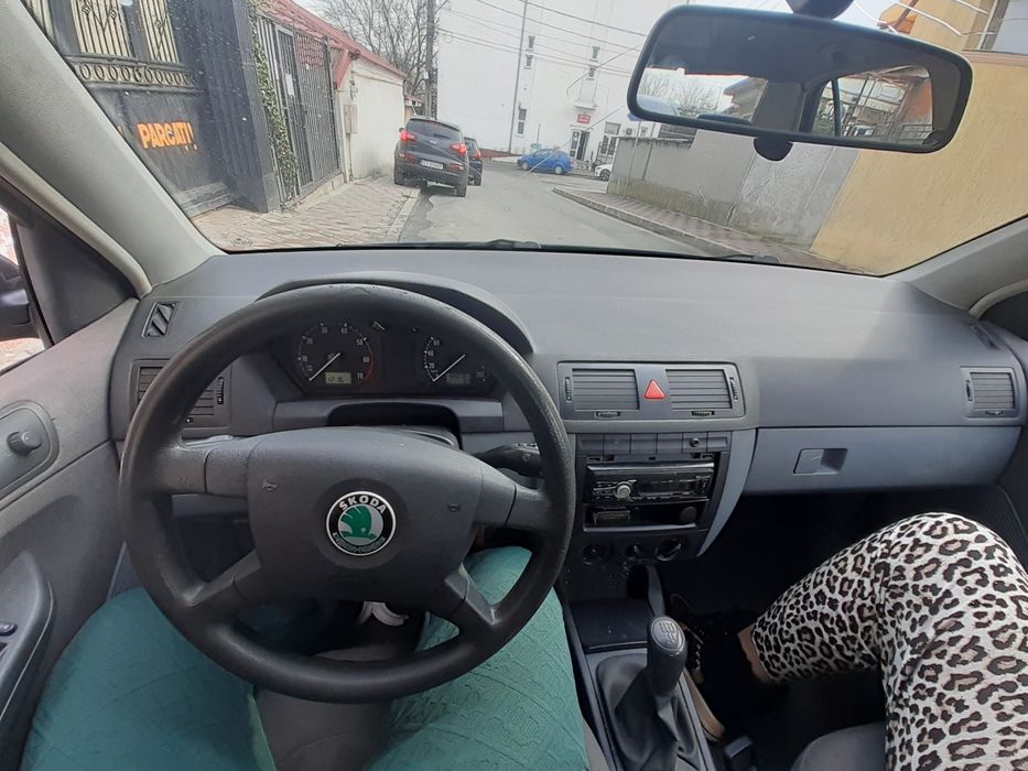 Vând skoda fabia