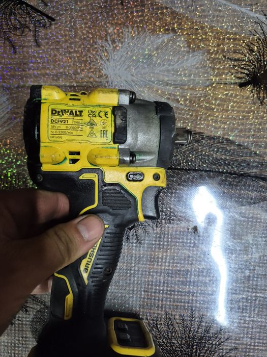 Cheie impact DEWALT  DCF 921 18 V