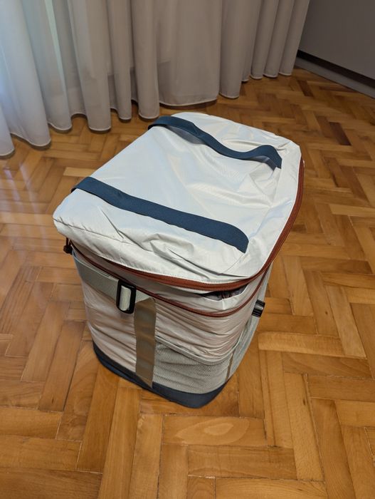 Geanta frigorifica 25l si 4 pastile răcire