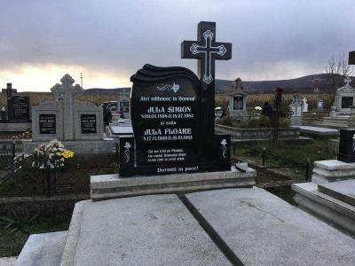 Vând monumente funerare