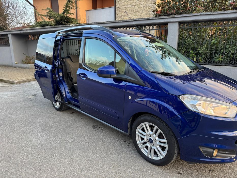Ford Tourneo Courier Titanium