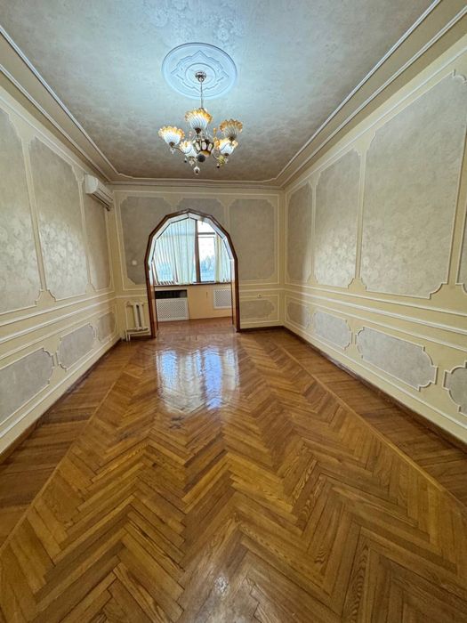 СПЕЦПЛАН метро КОСМОНАВТОВ продается 3 комн квартира Ойбек