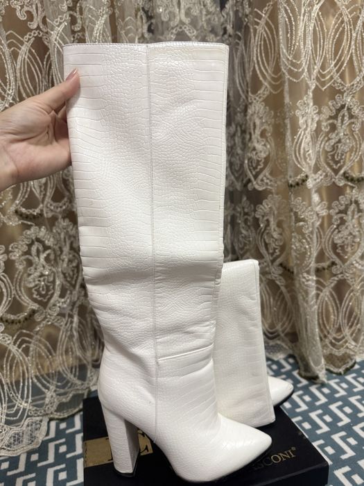 Белые сапоги из эко кожи