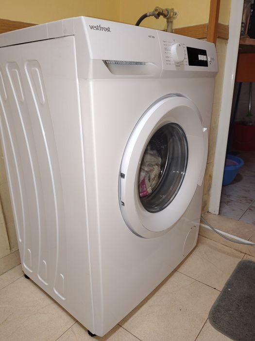 Продавам пералня vestfrost kat-508