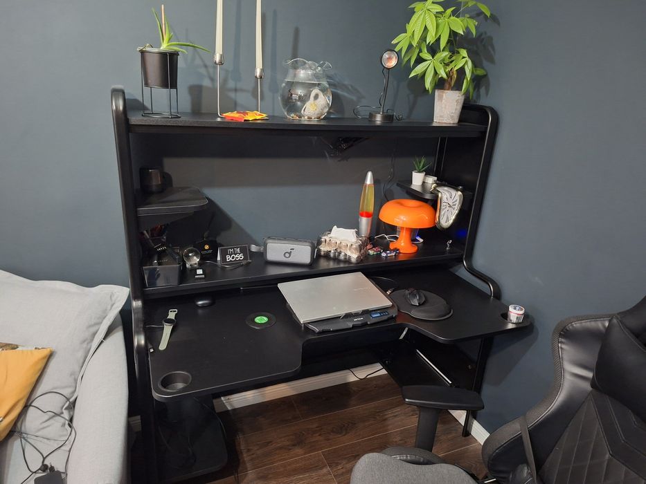 Birou gaming ikea fredde