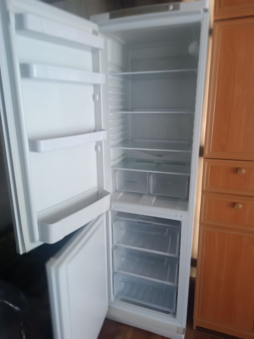 Продам холодильник