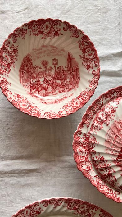 Елегантен винтидж английски сервиз Johnson Bros Coaching Scenes