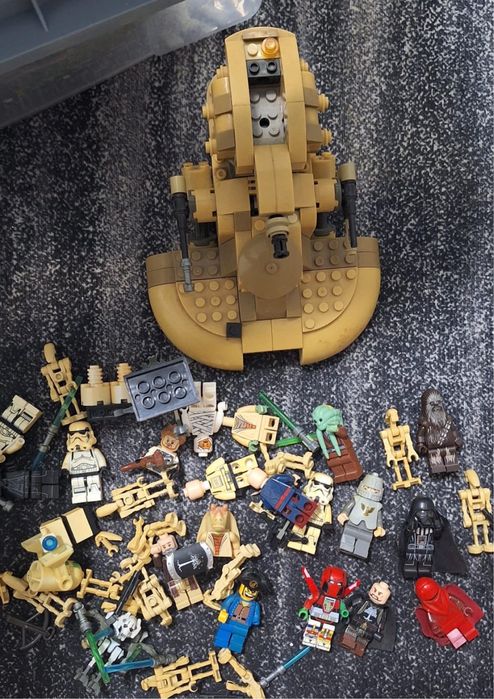 Продам 2 большие коробки Лего