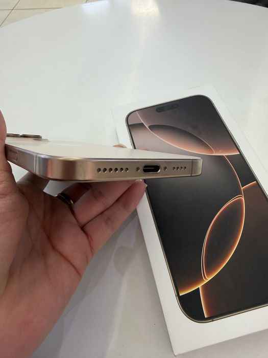 Продам iPhone 16 Pro Max 256 ГБ