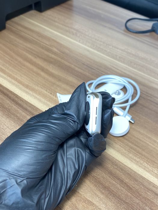 Apple Watch Seria SE 2nd gen / 40 mm / Starlight